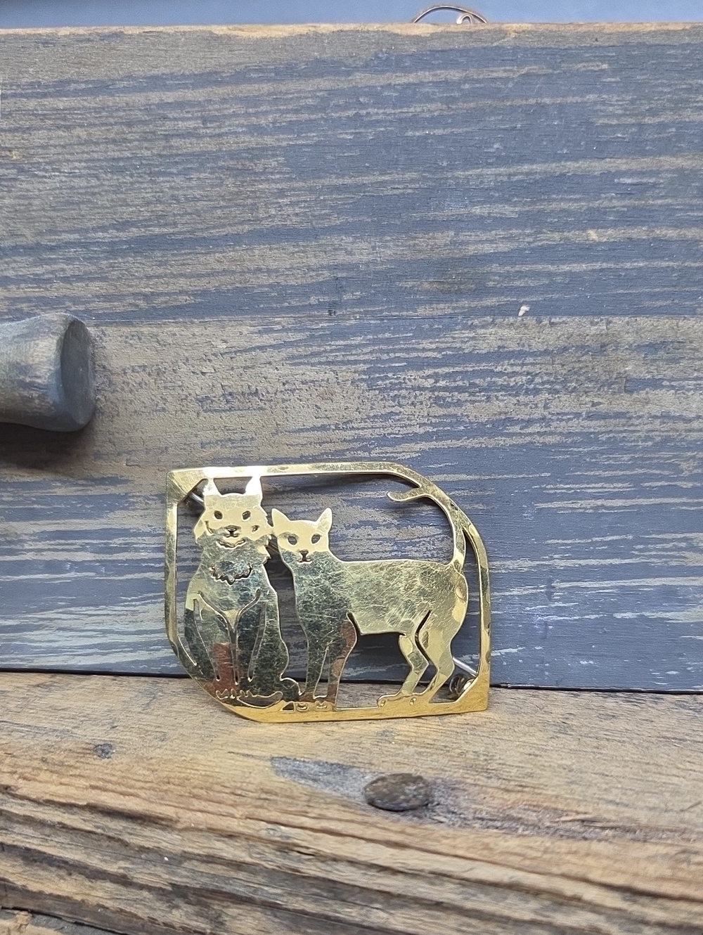 Vintage Signed Wild Bryde Gold Tone Hammered Cutout Cat Duo Pin Brooch